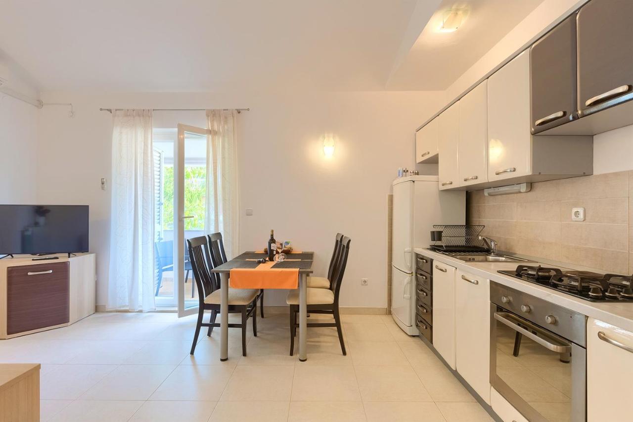 Apartments Boris 771 Fažana Exterior foto